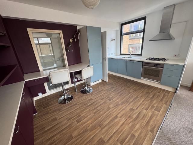 Property photo 3 of 12 Kitchen