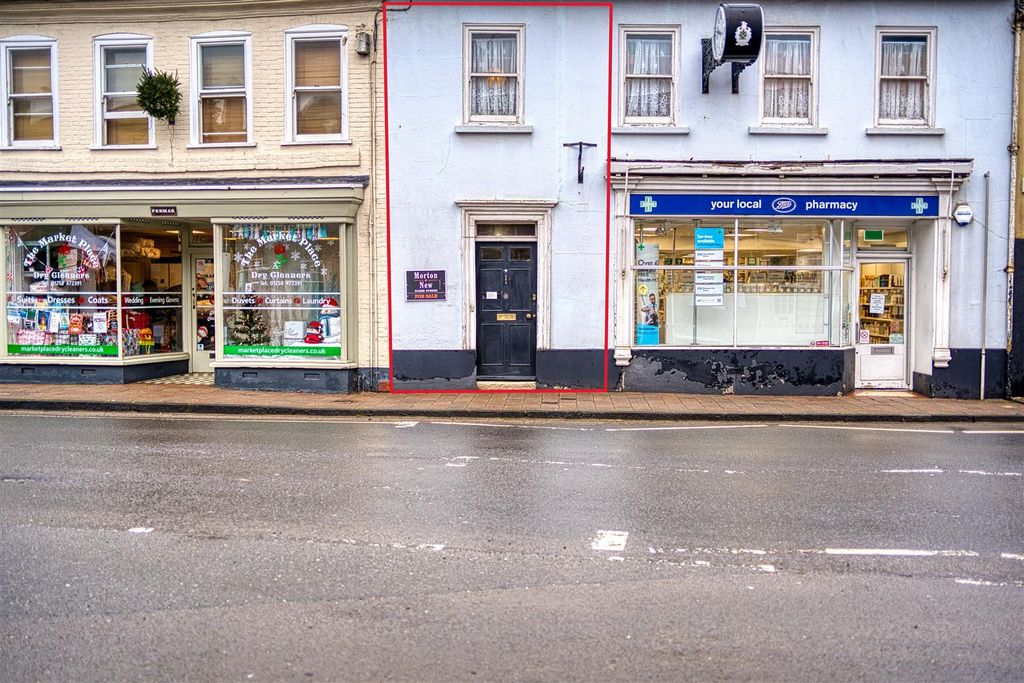 Property photo 1 of 11 Front