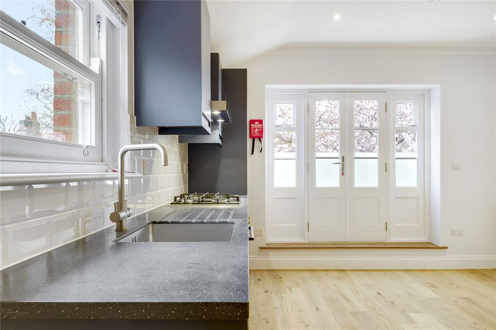 Property photo 2 of 11 Picture No. 02