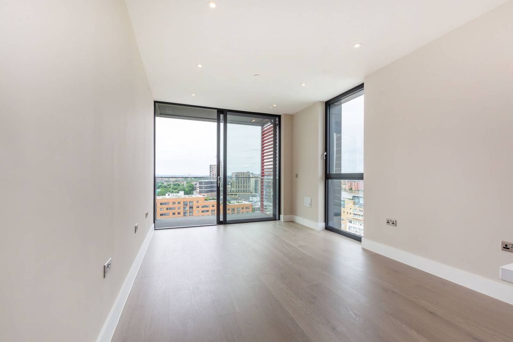 Property photo 2 of 30