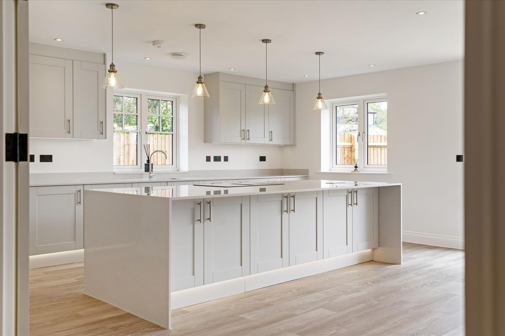 Property photo 3 of 33 Image