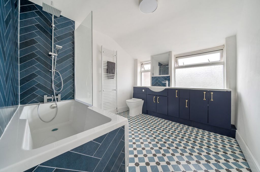 Property photo 3 of 14 1328835-8-6880Bf5...