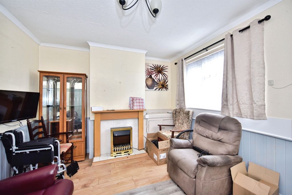 Property photo 3 of 15