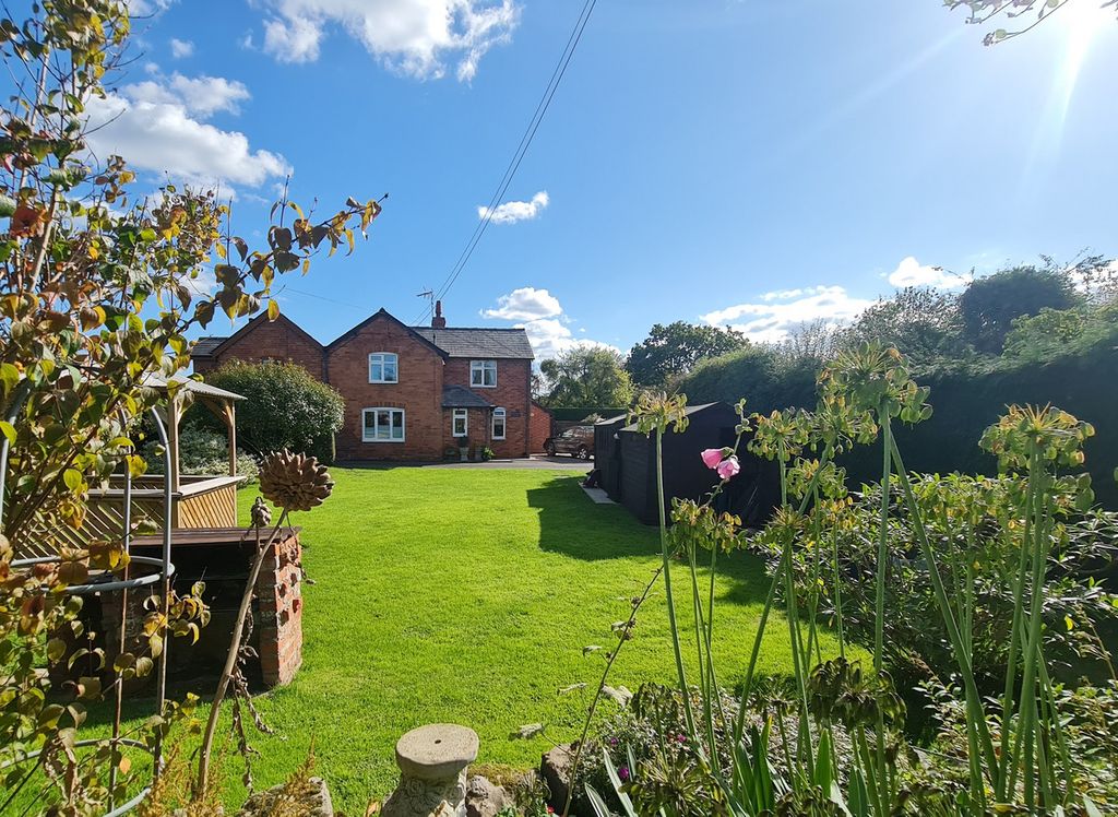 Property photo 2 of 36