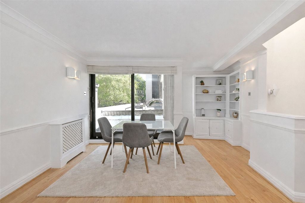 Property photo 2 of 9 Living Room 2