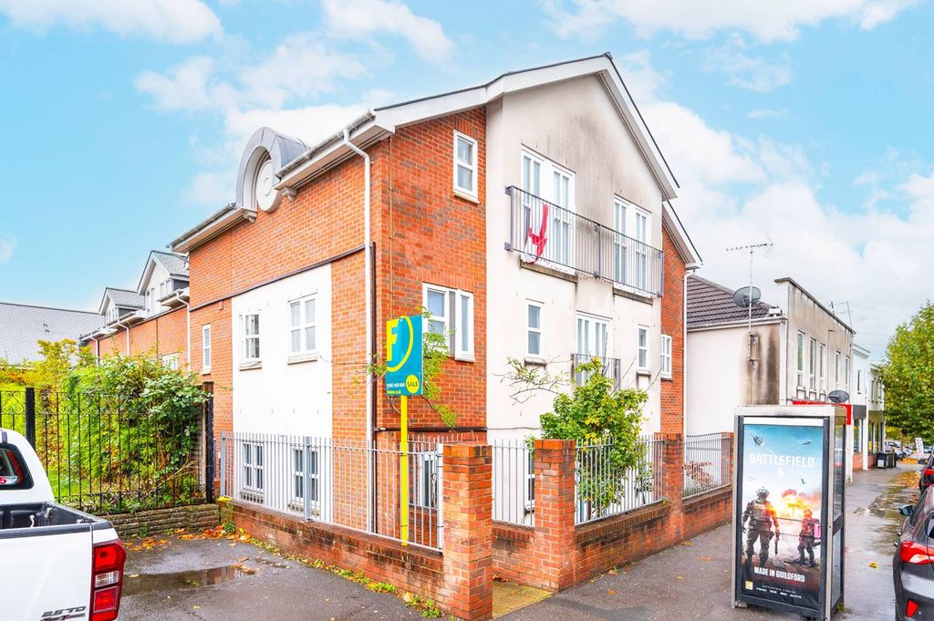 Property photo 2 of 11