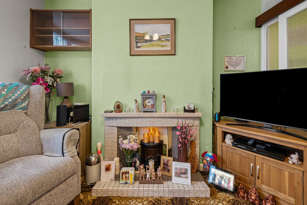 Property photo 3 of 27