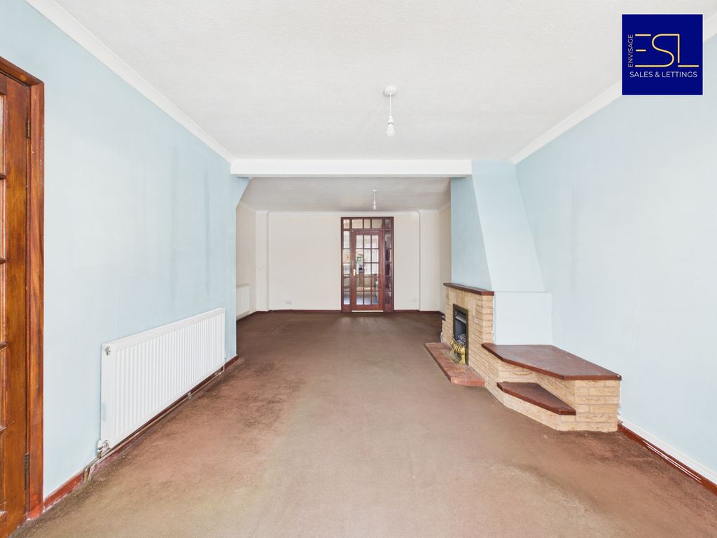 Property photo 3 of 15 Cam02349G0-Pr0159-Still015