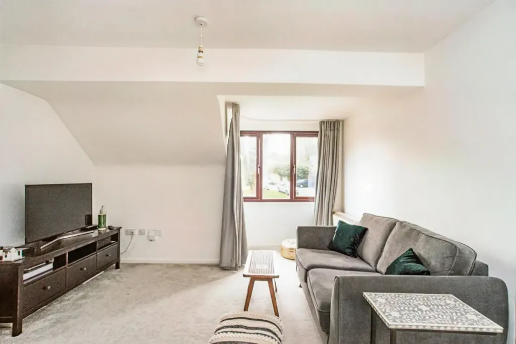 Property photo 1 of 7