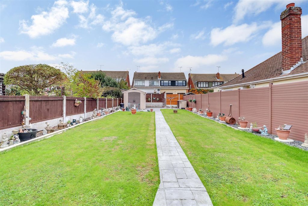 Property photo 1 of 12 51 Ethelred Gardens Insidedp.Jpg