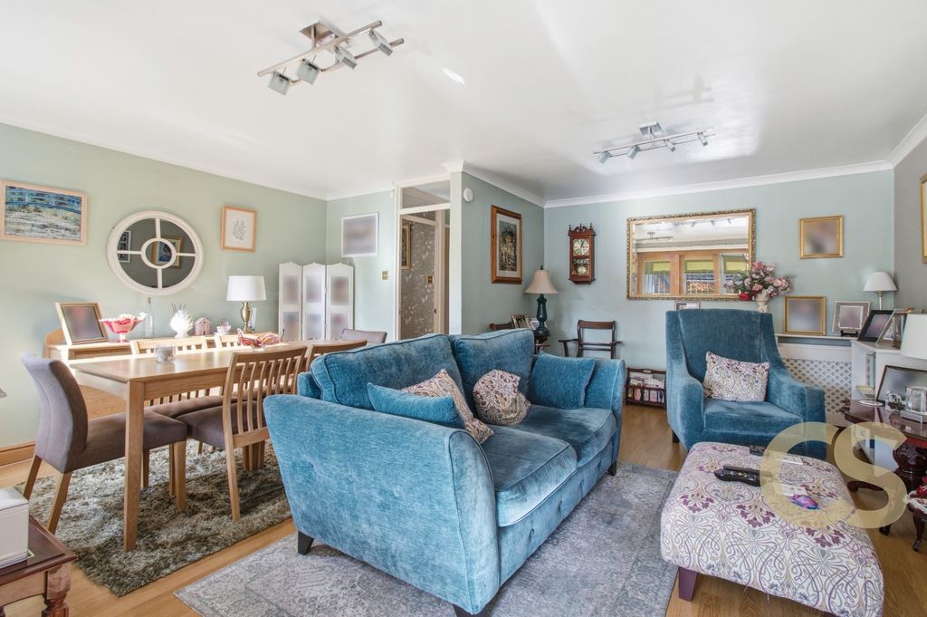 Property photo 2 of 17 5383111