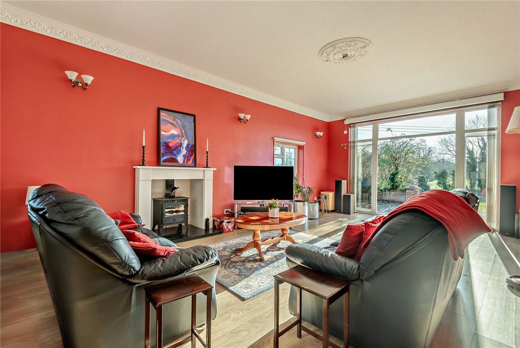 Property photo 2 of 24 Picture No. 36