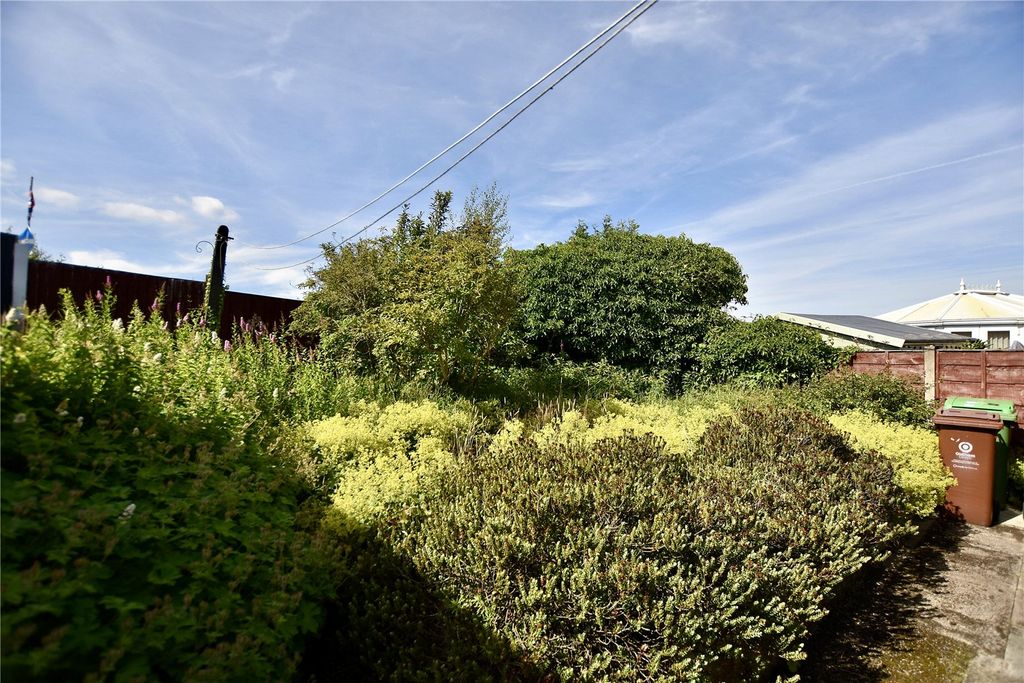 Property photo 2 of 14 Picture No. 13