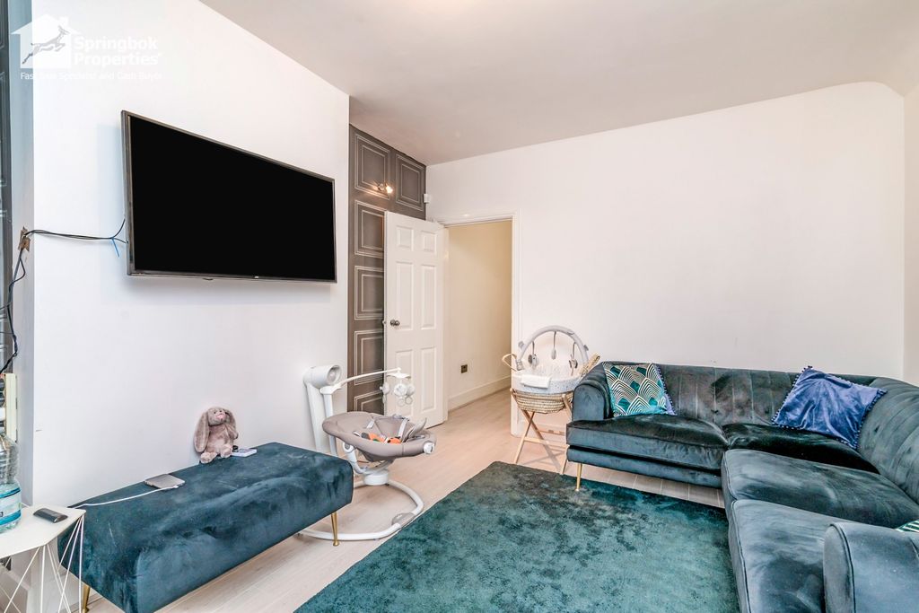 Property photo 3 of 13 Image 2