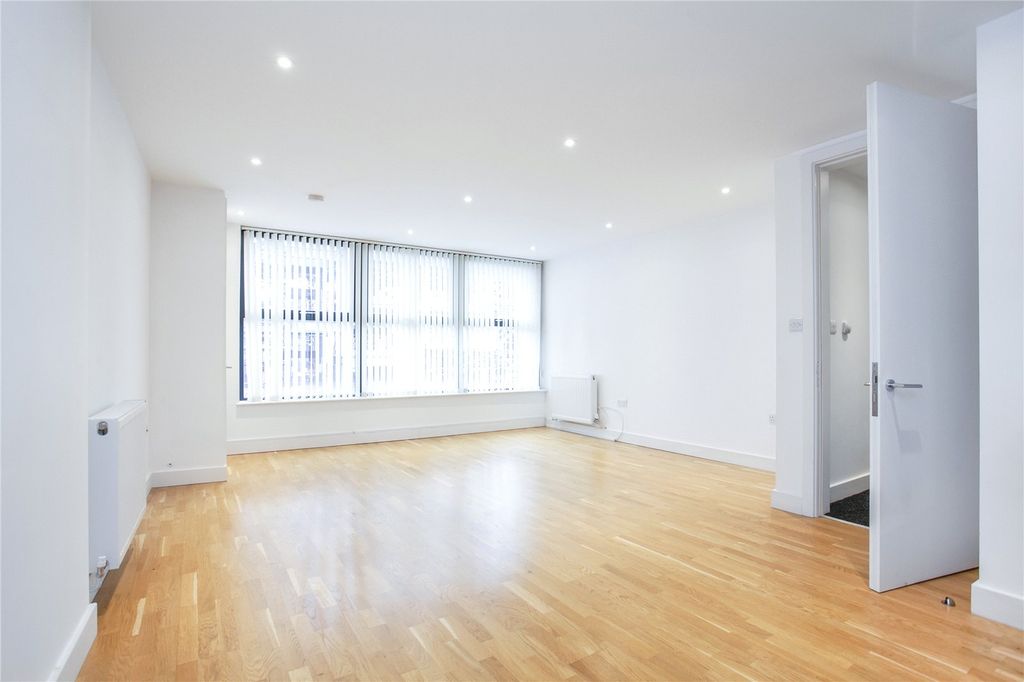 Property photo 1 of 12 Picture No. 14
