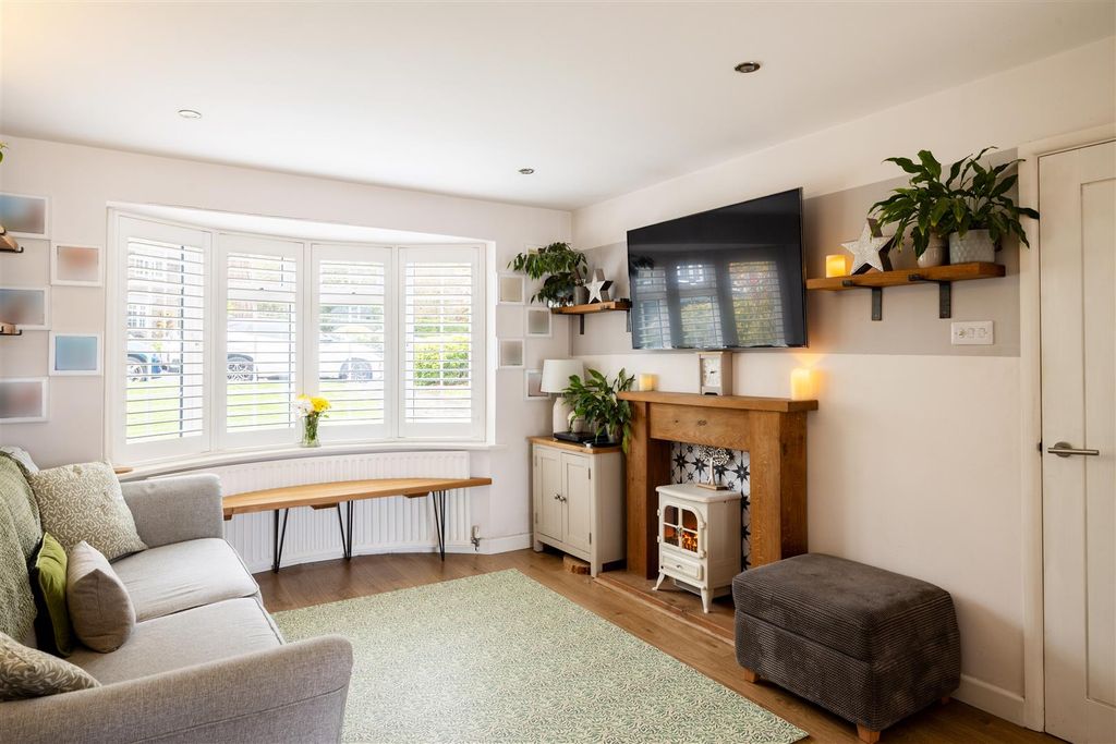 Property photo 3 of 19