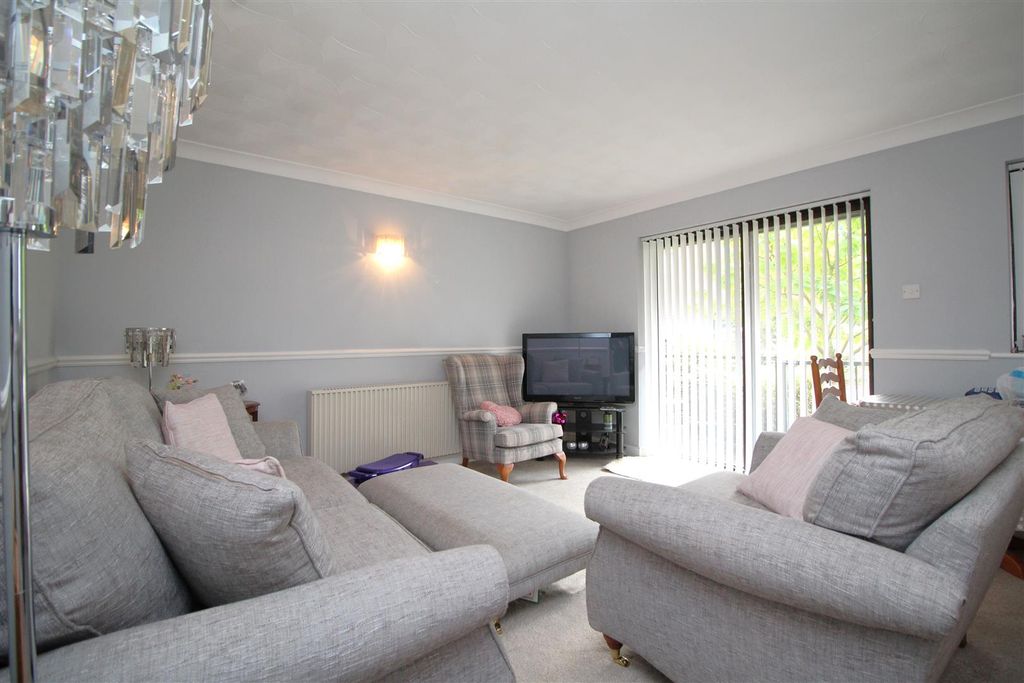 Property photo 2 of 11 Living Room 2 .Jpg