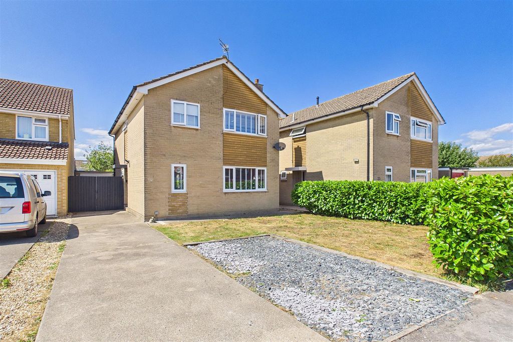 Property photo 1 of 18
