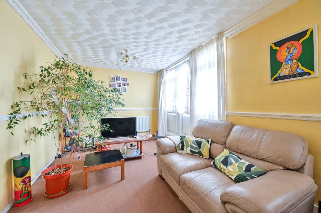 Property photo 3 of 10