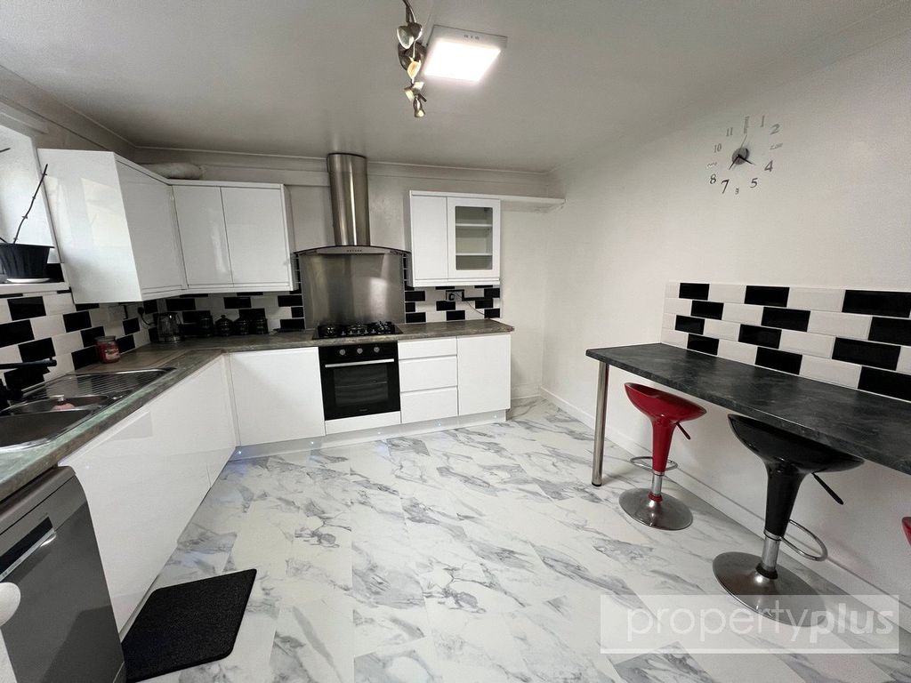 Property photo 3 of 18 Picture No. 16