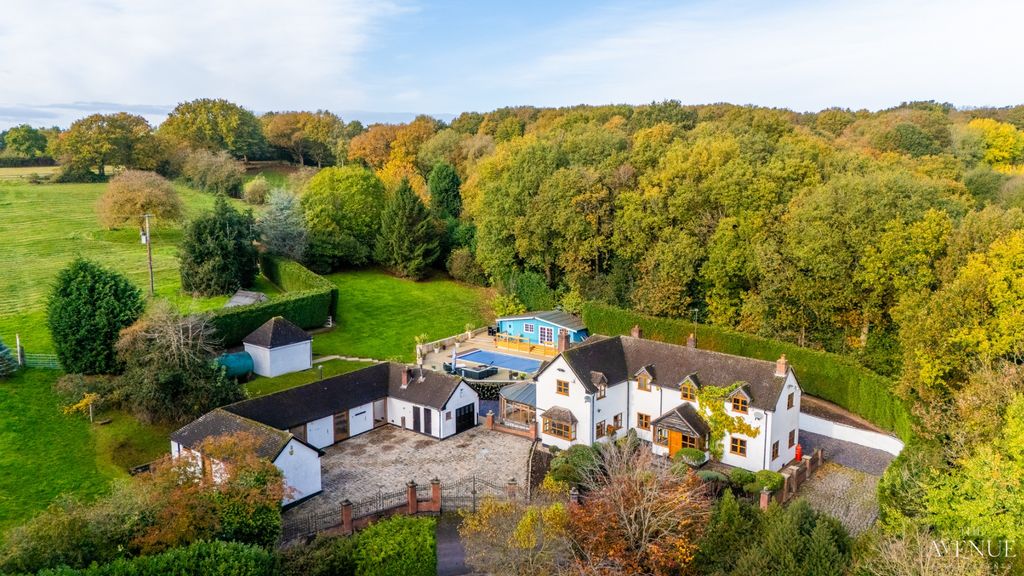 Property photo 1 of 44 4560623