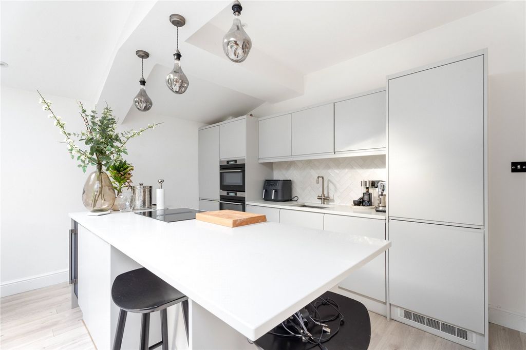 Property photo 3 of 10 Picture No. 27