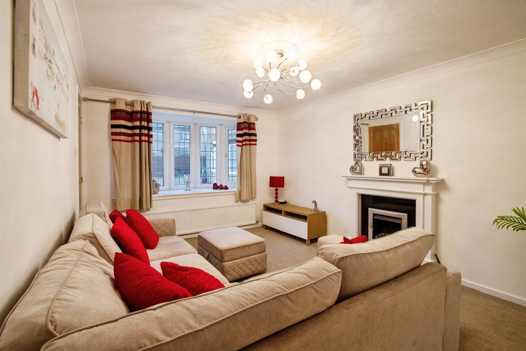 Property photo 3 of 19