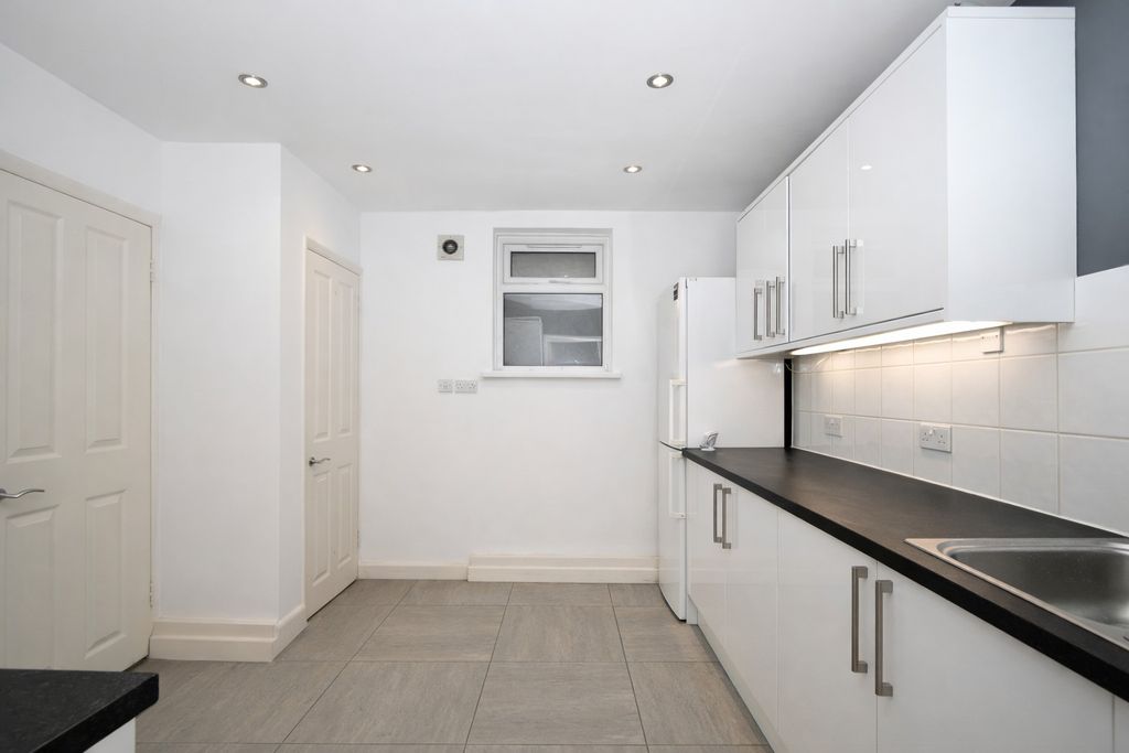 Property photo 2 of 13 5013641