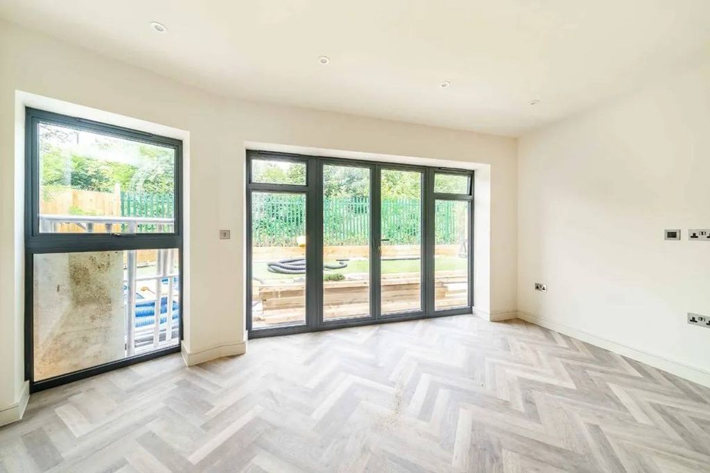 Property photo 2 of 7 89F205Ab5379Ca2A02d806E747010d8Bf5F6d2Af