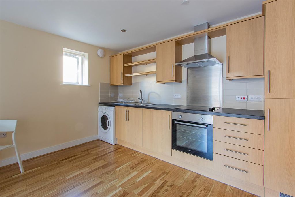 Property photo 3 of 7 Churchill Villas 39-2.Jpg