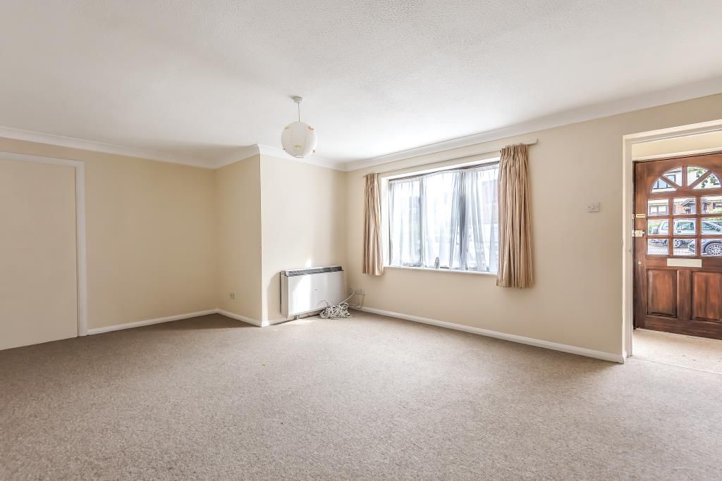 Property photo 3 of 10 Living Area