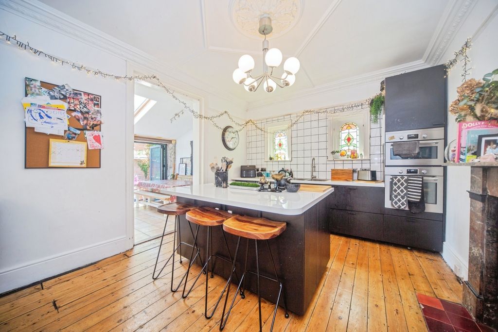 Property photo 3 of 14 Pbox-Img.Jpg