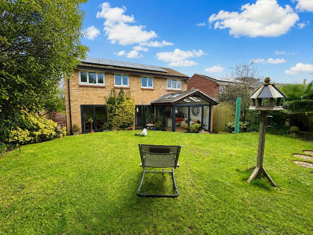 Property photo 1 of 24 Photo 8