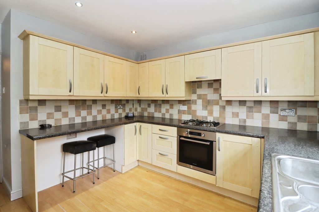 Property photo 2 of 15 Kitchen