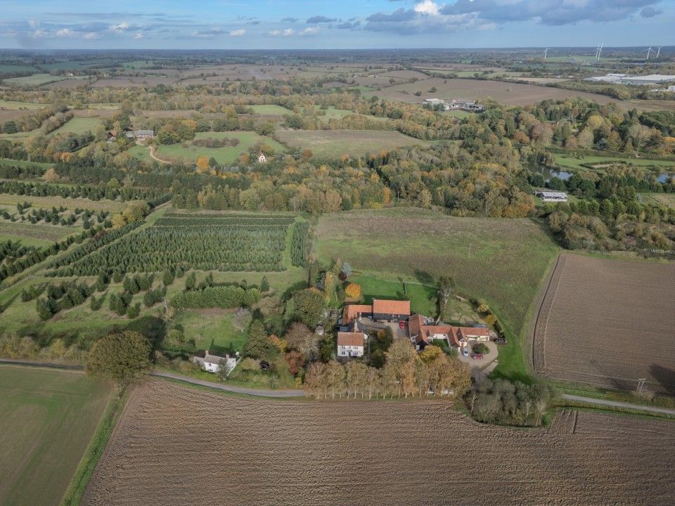 Property photo 2 of 34