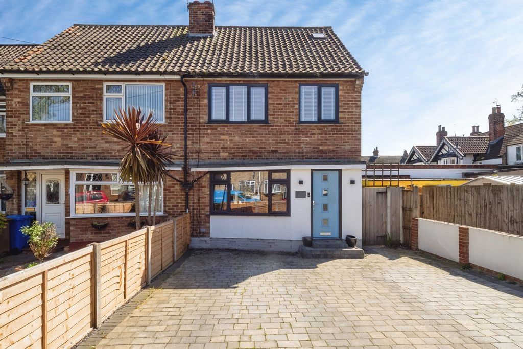 Property photo 1 of 15