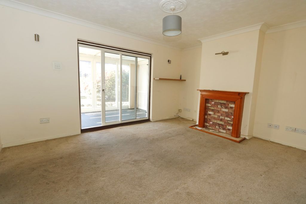 Property photo 2 of 15 4931503