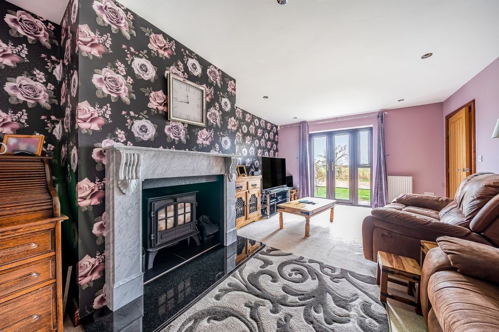 Property photo 3 of 53