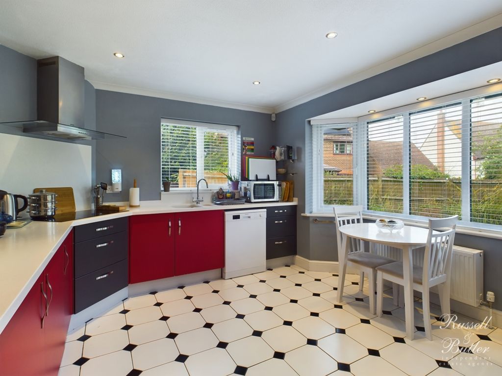 Property photo 3 of 25 Cam02127G0-Pr0023-Still010