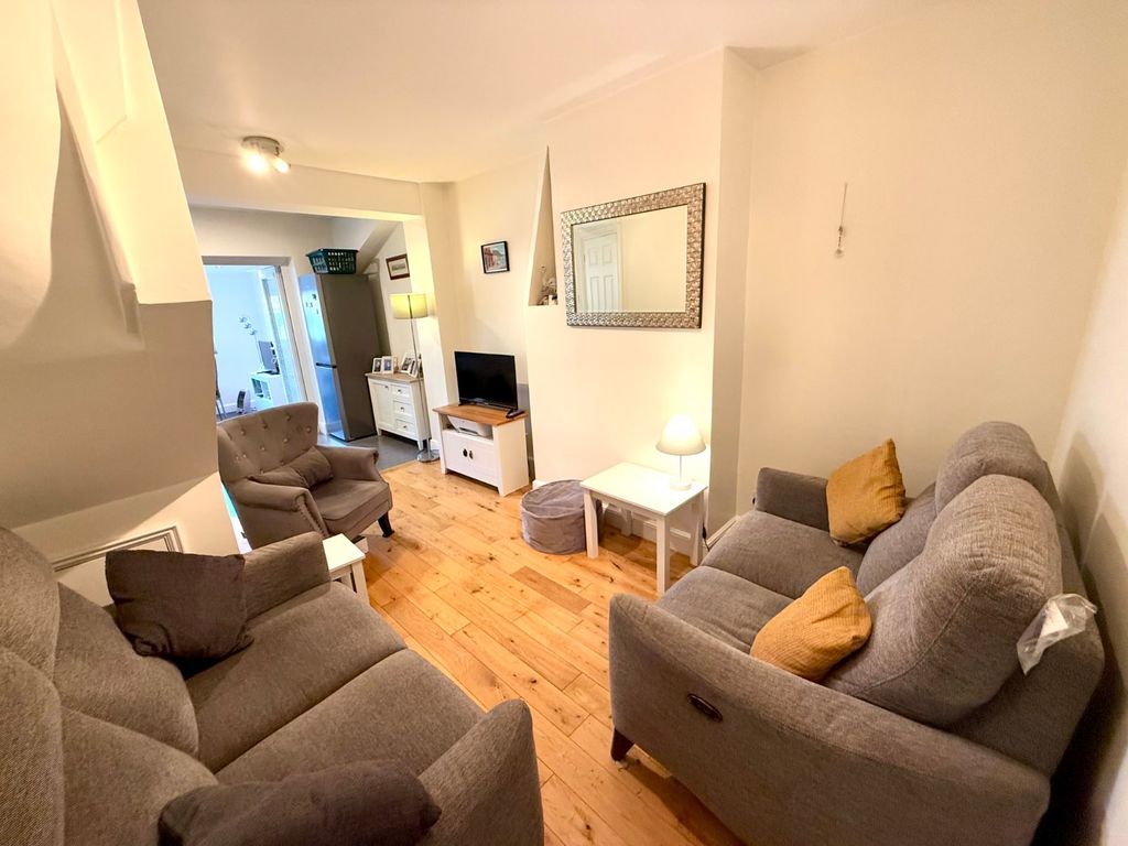 Property photo 3 of 14 Living Room