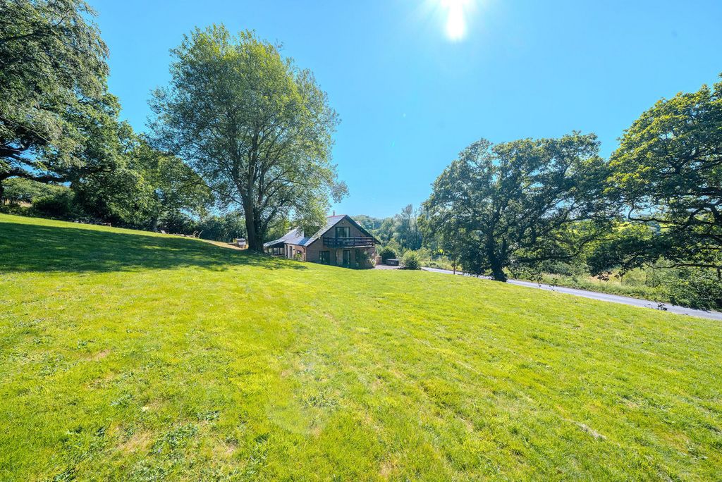 Property photo 3 of 42
