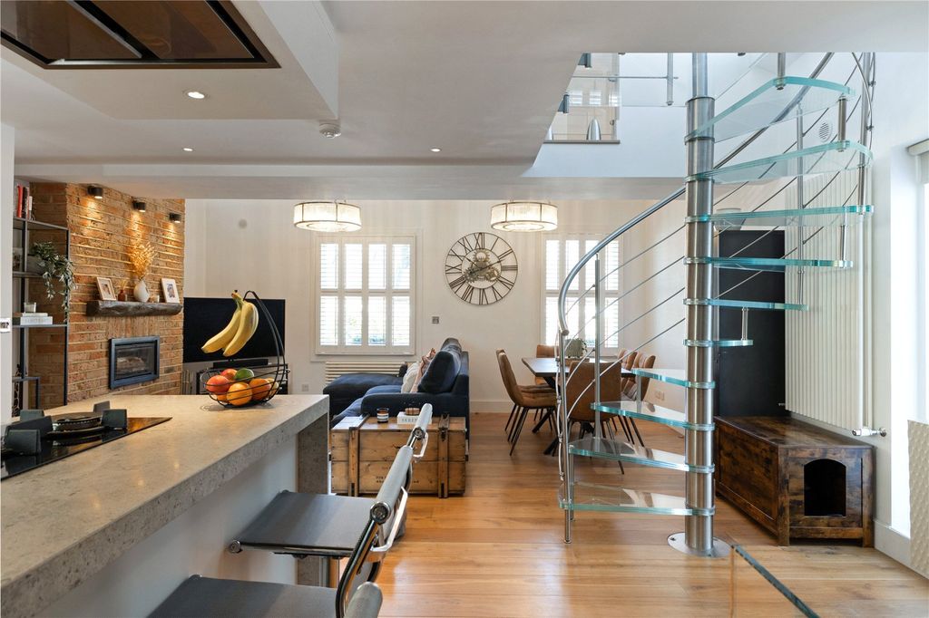 Property photo 2 of 14 Reception