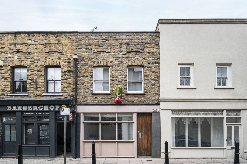 Property photo 2 of 14