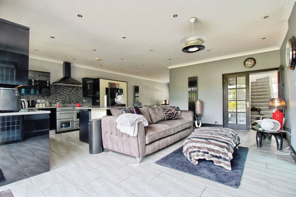 Property photo 3 of 29 13