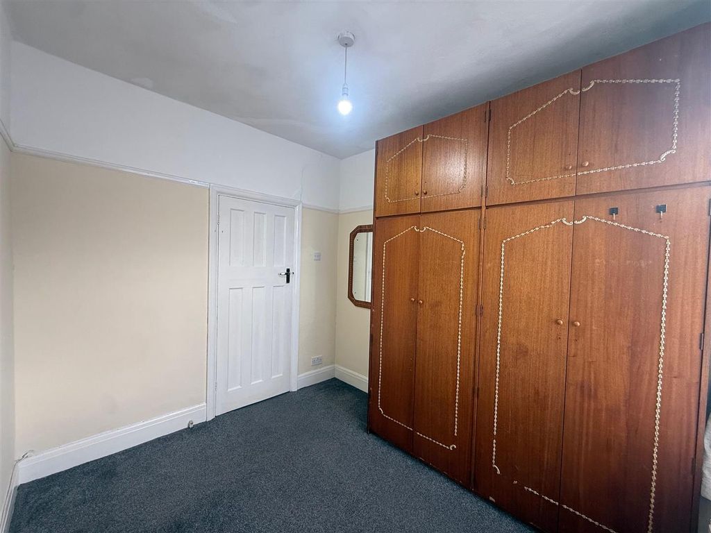 Property photo 2 of 10 Bedroom 1