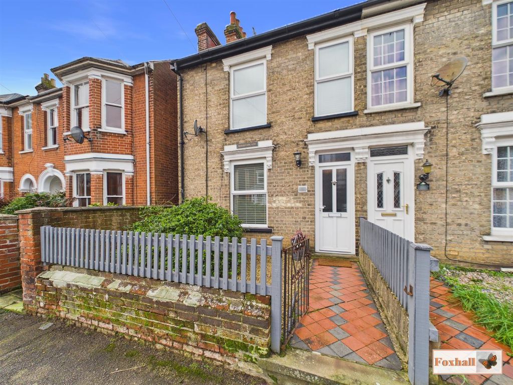 Property photo 1 of 18 Front Garden