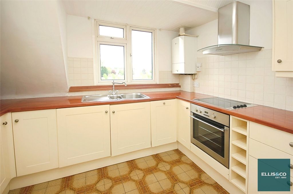 Property photo 3 of 6 Picture No. 17