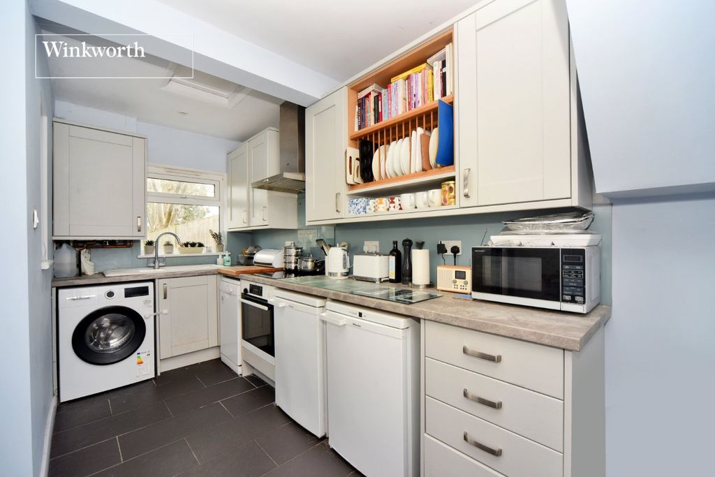 Property photo 2 of 14 Picture No. 10