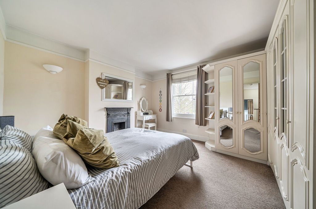 Property photo 3 of 21 1417162-3-6995d9F...