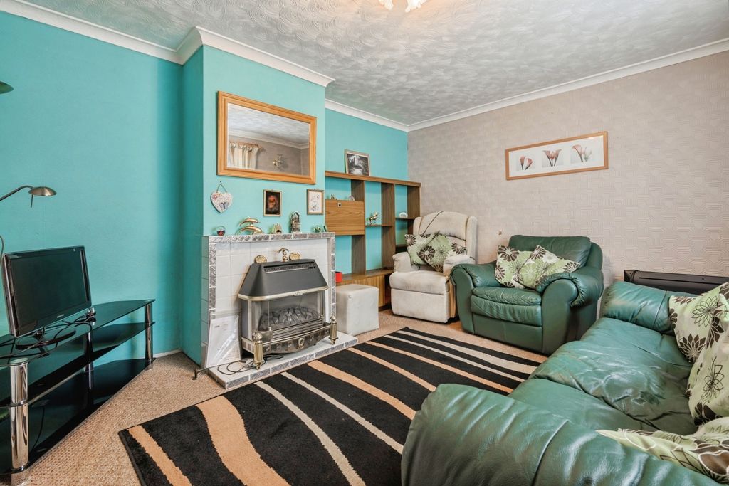 Property photo 3 of 20 Pbox-Img.Jpg